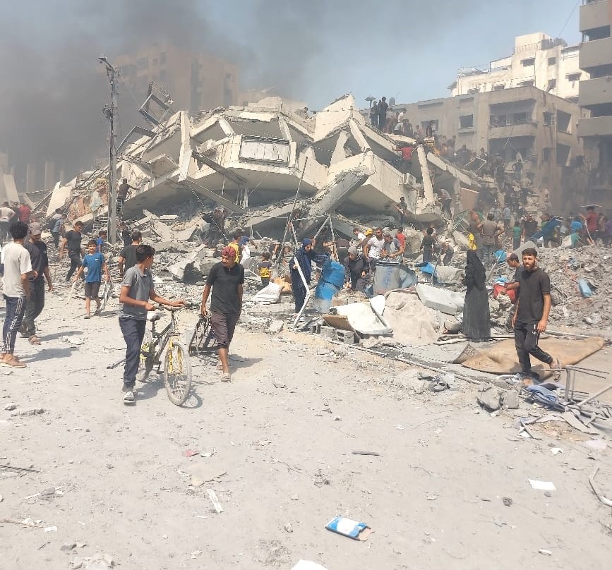 Zburzenie kliniki al-Samer w Gazie